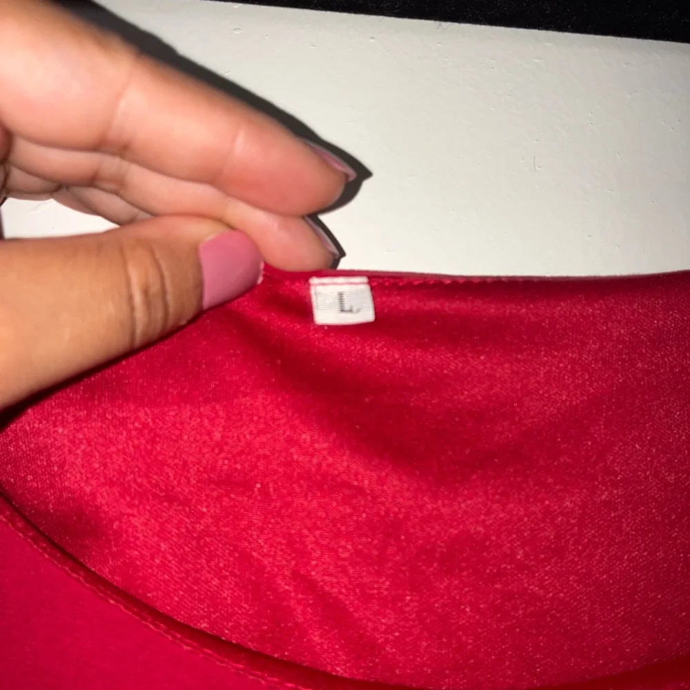 Elegant Red Off-Shoulder Dress - Picture 3 of 5